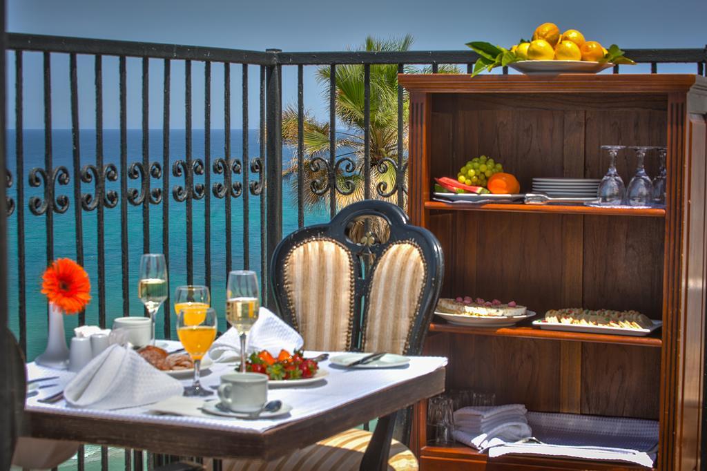Hotel The Seasons -studio &